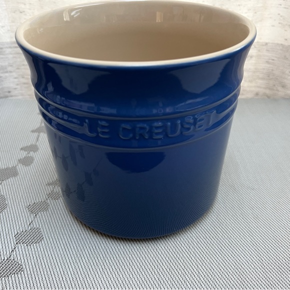 NEW Le Creuset 2.3L Utensil Crock Cobalt Blue - Picture 3 of 7